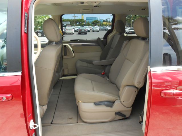 Volkswagen Routan 2009 photo 3