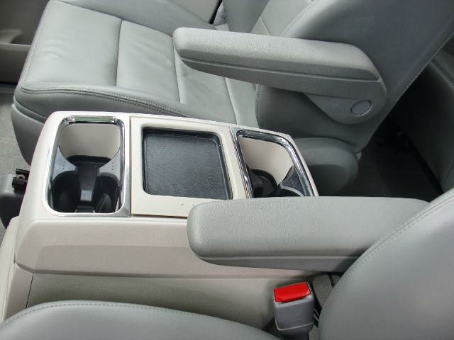 Volkswagen Routan 2009 photo 9