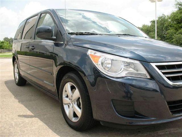 Volkswagen Routan 2009 photo 4