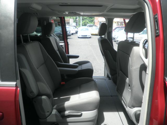 Volkswagen Routan 2009 photo 14