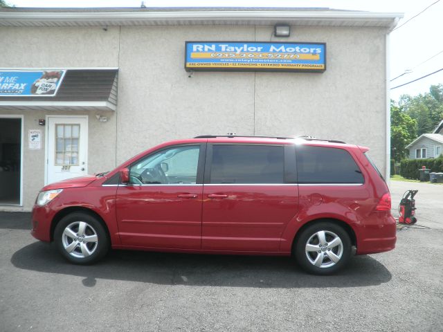 Volkswagen Routan 2009 photo 22