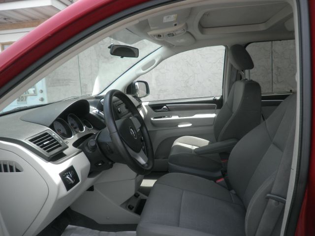 Volkswagen Routan 2009 photo 28