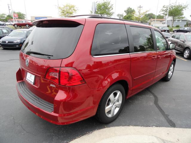 Volkswagen Routan 2009 photo 4