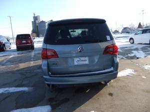 Volkswagen Routan 2010 photo 3