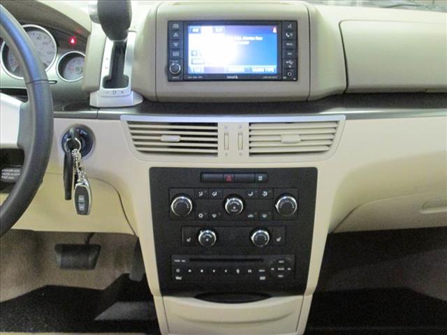 Volkswagen Routan 2010 photo 12