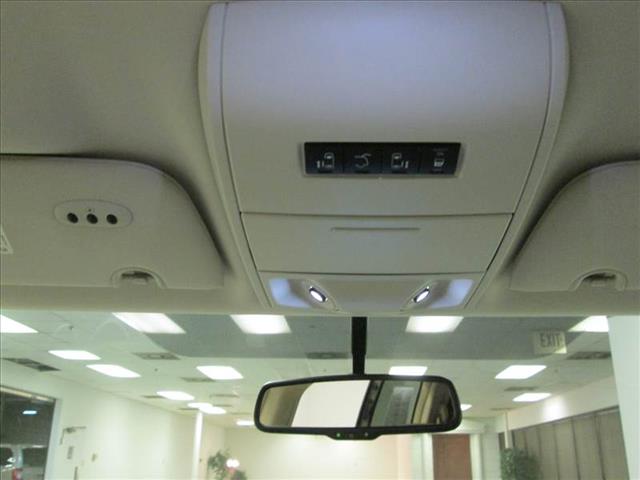 Volkswagen Routan 2010 photo 20