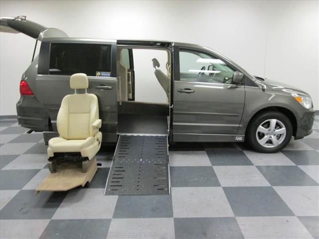 Volkswagen Routan 2010 photo 5