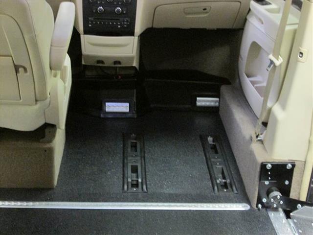 Volkswagen Routan 2010 photo 7