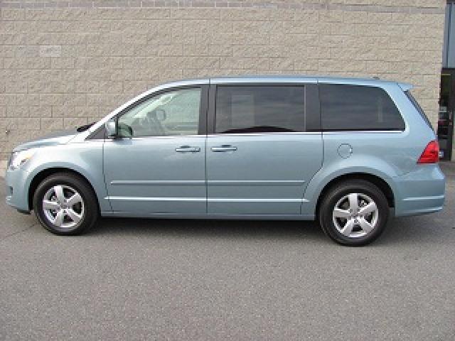 Volkswagen Routan SE Unspecified