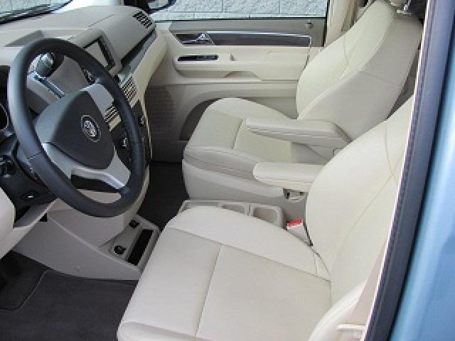 Volkswagen Routan 2010 photo 5