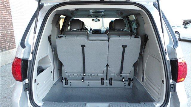 Volkswagen Routan 2012 photo 4