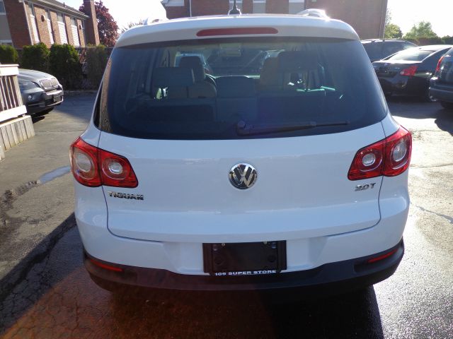 Volkswagen Tiguan 2009 photo 9