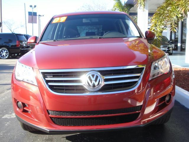 Volkswagen Tiguan 2009 photo 2