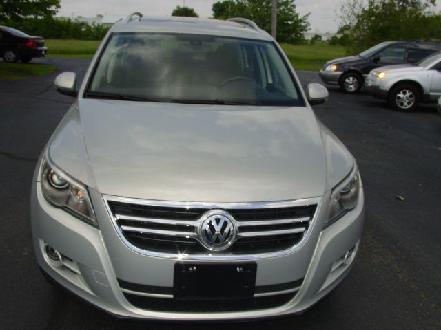 Volkswagen Tiguan 2009 photo 2