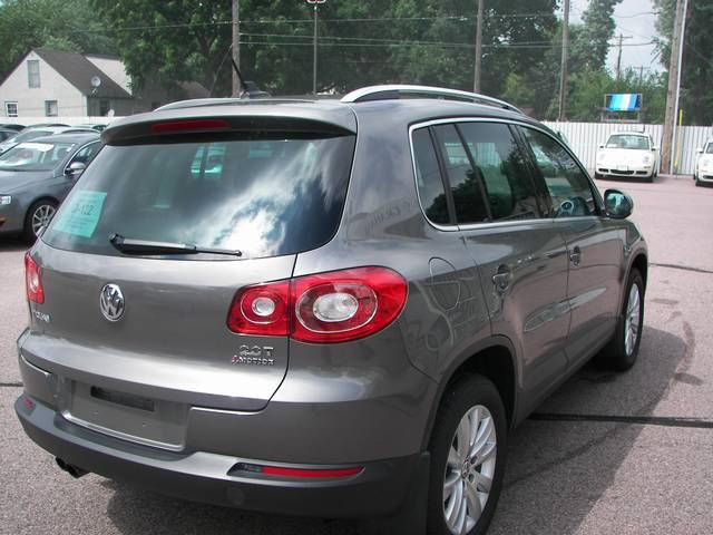 Volkswagen Tiguan 2009 photo 3