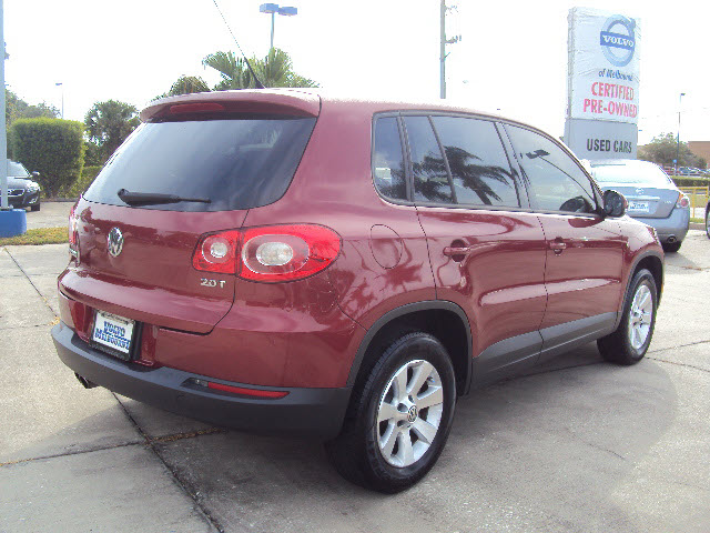 Volkswagen Tiguan 2009 photo 3