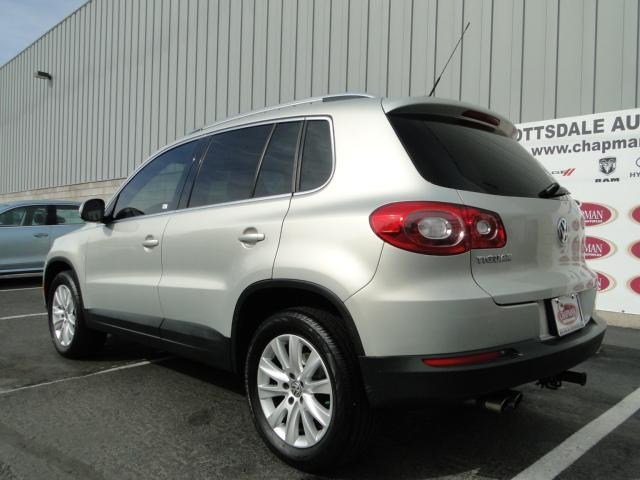 Volkswagen Tiguan 2009 photo 2