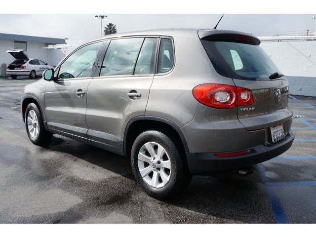 Volkswagen Tiguan SLT Crew Cab Short Bed 4WD Unspecified