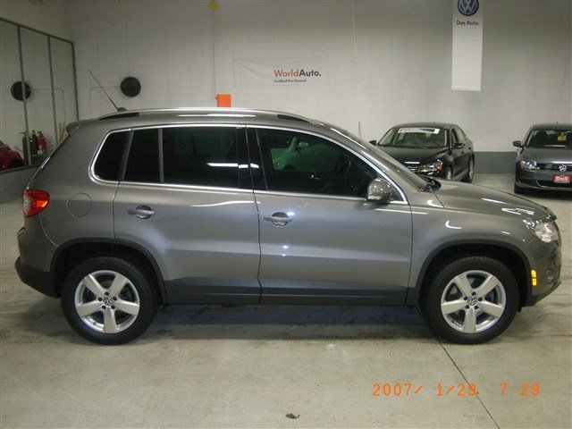 Volkswagen Tiguan 2009 photo 4