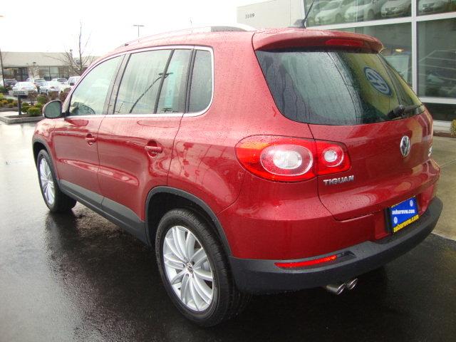 Volkswagen Tiguan 2010 photo 3