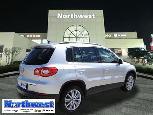 Volkswagen Tiguan 2010 photo 2