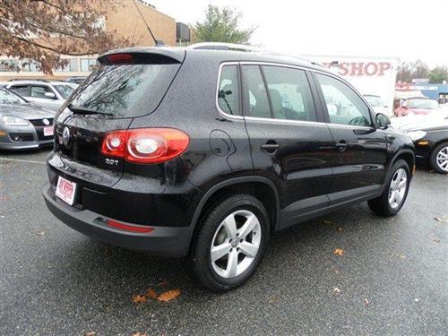 Volkswagen Tiguan 2010 photo 2