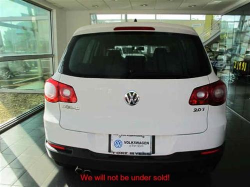 Volkswagen Tiguan 2010 photo 1