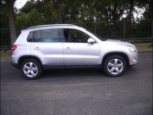 Volkswagen Tiguan 2010 photo 1