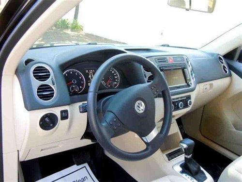 Volkswagen Tiguan 2010 photo 4