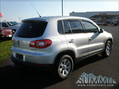 Volkswagen Tiguan 2010 photo 2