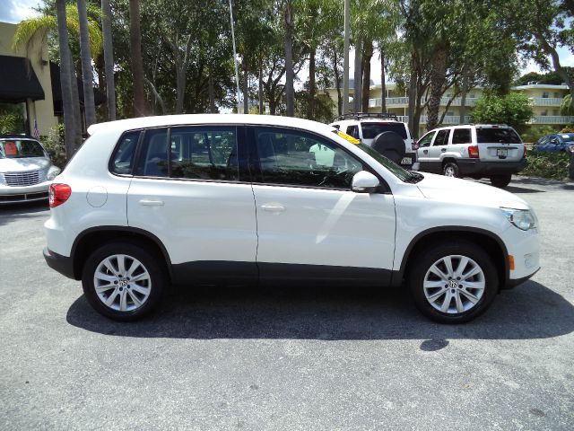 Volkswagen Tiguan 2010 photo 0