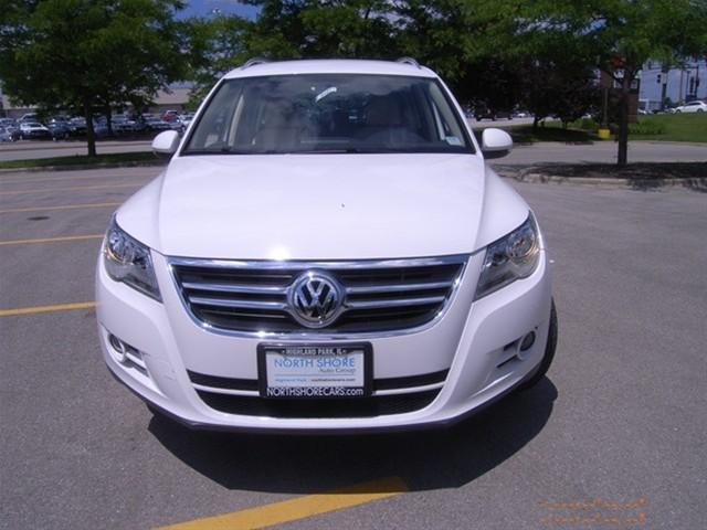 Volkswagen Tiguan 2010 photo 1