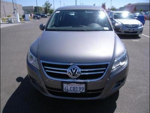 Volkswagen Tiguan 2010 photo 1