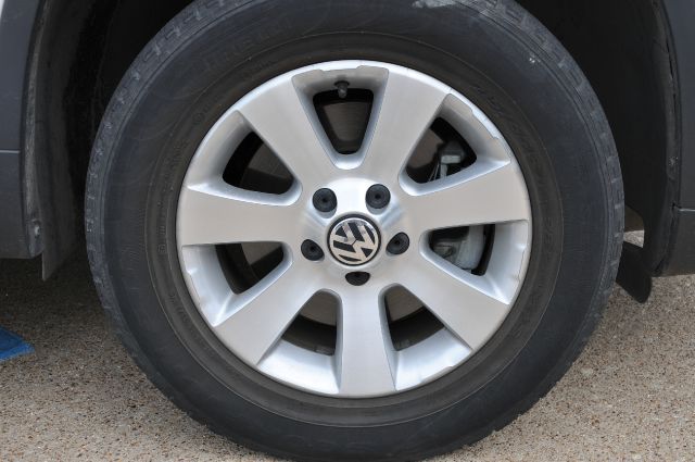 Volkswagen Tiguan 2010 photo 4