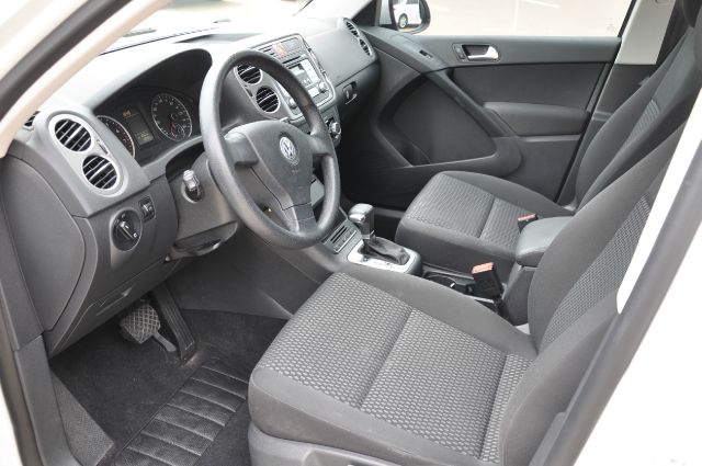 Volkswagen Tiguan 2010 photo 8