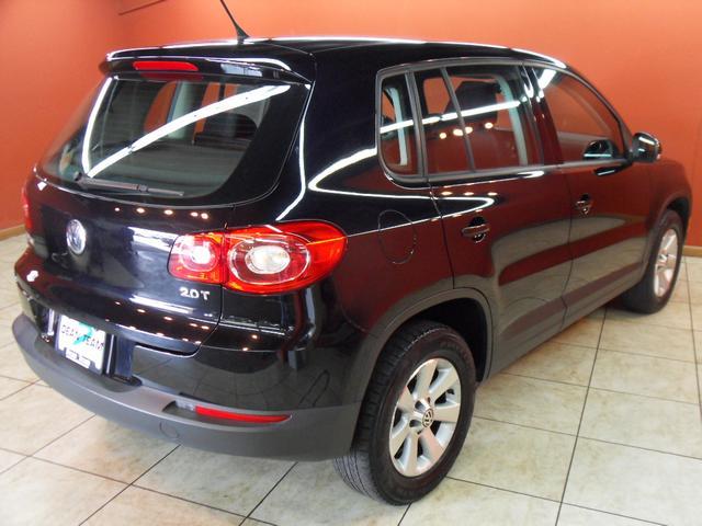 Volkswagen Tiguan 2010 photo 3