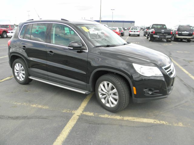 Volkswagen Tiguan 2011 photo 2