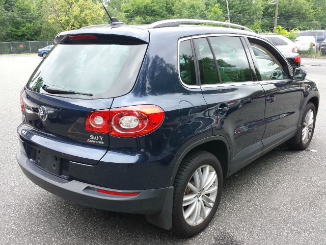 Volkswagen Tiguan 2011 photo 1