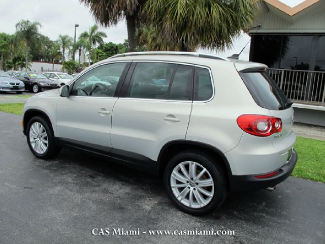 Volkswagen Tiguan 2011 photo 13