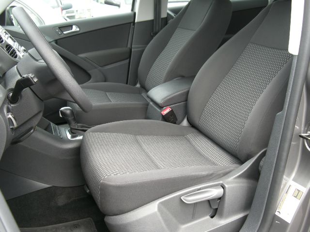 Volkswagen Tiguan 2011 photo 1