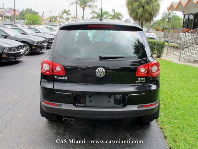 Volkswagen Tiguan 2011 photo 4