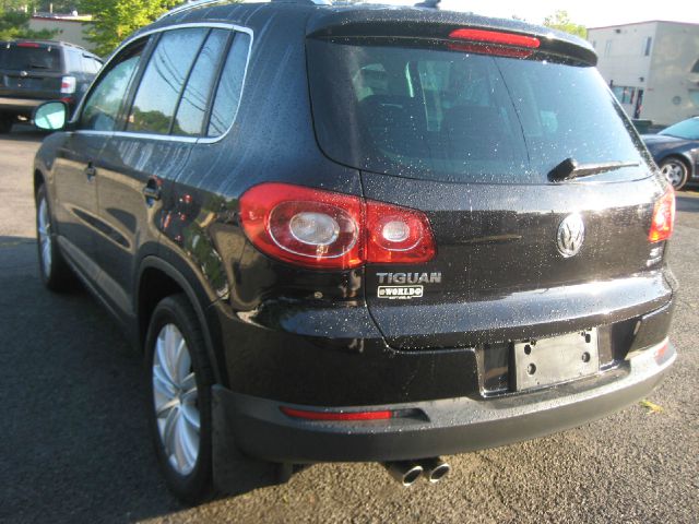 Volkswagen Tiguan 2011 photo 1