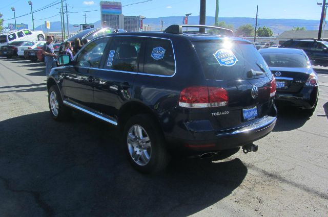 Volkswagen Touareg 2004 photo 2