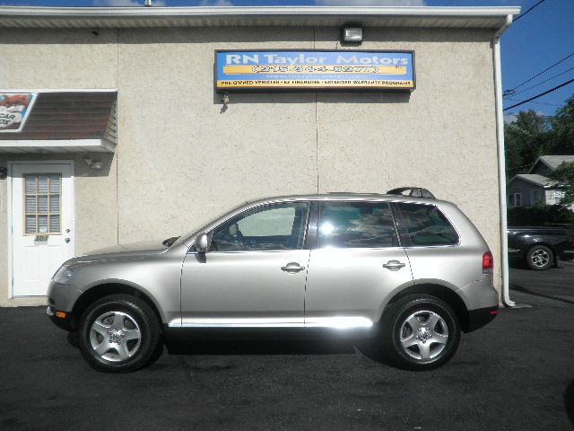 Volkswagen Touareg 2004 photo 1