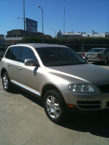 Volkswagen Touareg 2004 photo 1