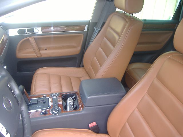 Volkswagen Touareg 2004 photo 1