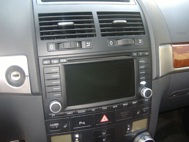 Volkswagen Touareg 2004 photo 20