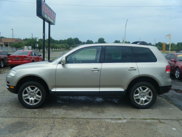 Volkswagen Touareg 2004 photo 1