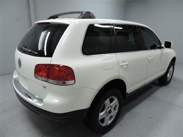 Volkswagen Touareg 2004 photo 1