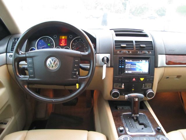 Volkswagen Touareg 2004 photo 3